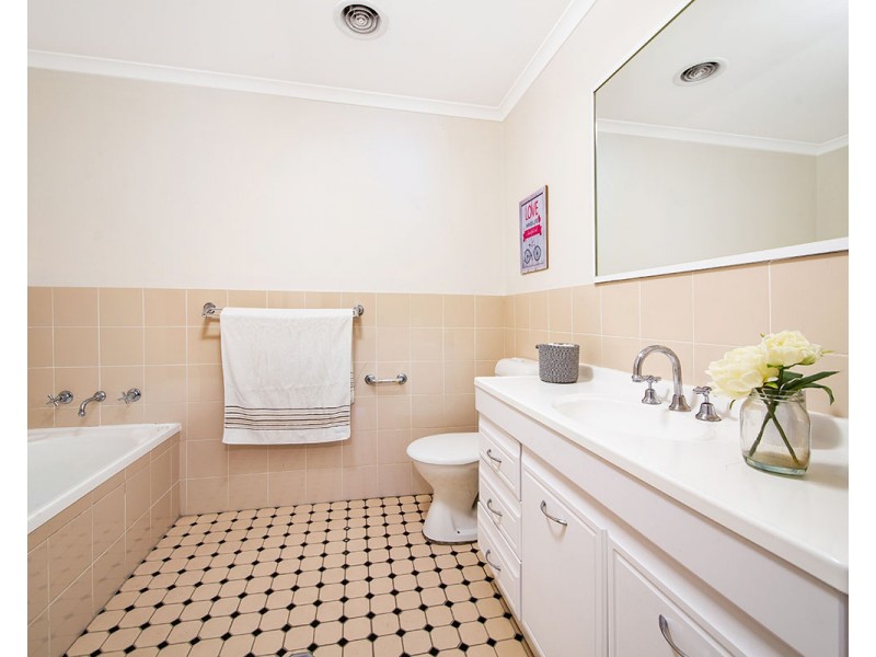 8/82-90 Allison Crescent, Menai NSW 2234