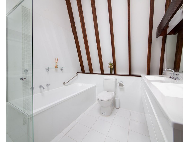 22 Jervis Drive, Illawong NSW 2234