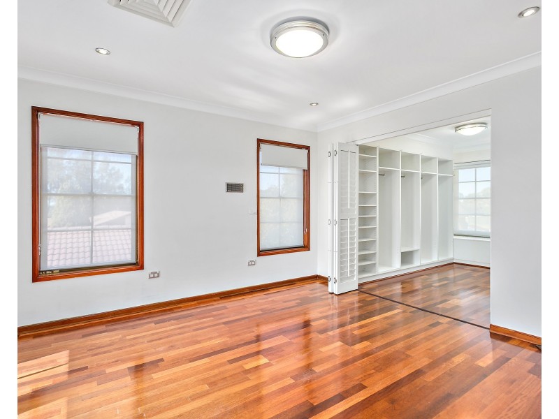 10 Watergum Place, Alfords Point NSW 2234