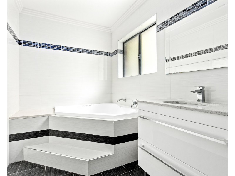 3/57 Old Ferry Road, Illawong NSW 2234