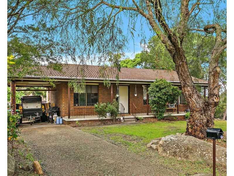 1 Bromwich Place, Menai NSW 2234