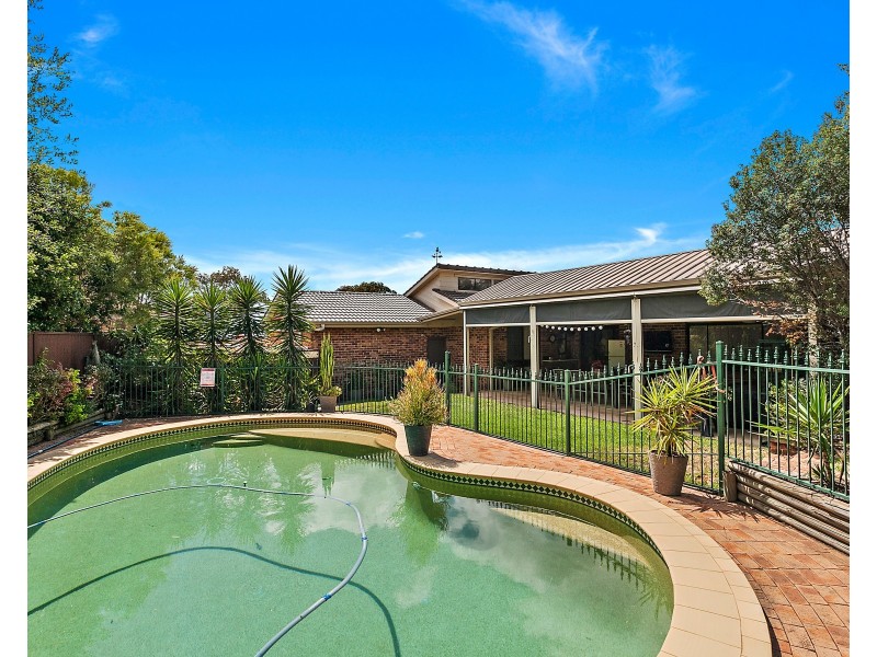 4 Sand Place, Illawong NSW 2234