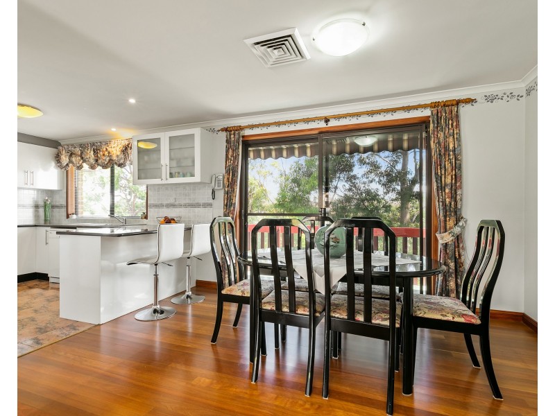 8 Northbrook Place, Illawong NSW 2234