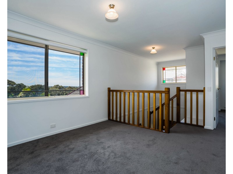 25 Silverleaf Row, Menai NSW 2234