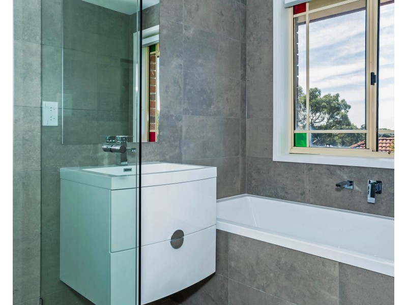 25 Silverleaf Row, Menai NSW 2234