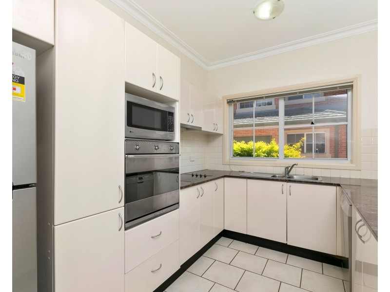 2/186-190 Bath Road, Kirrawee NSW 2232