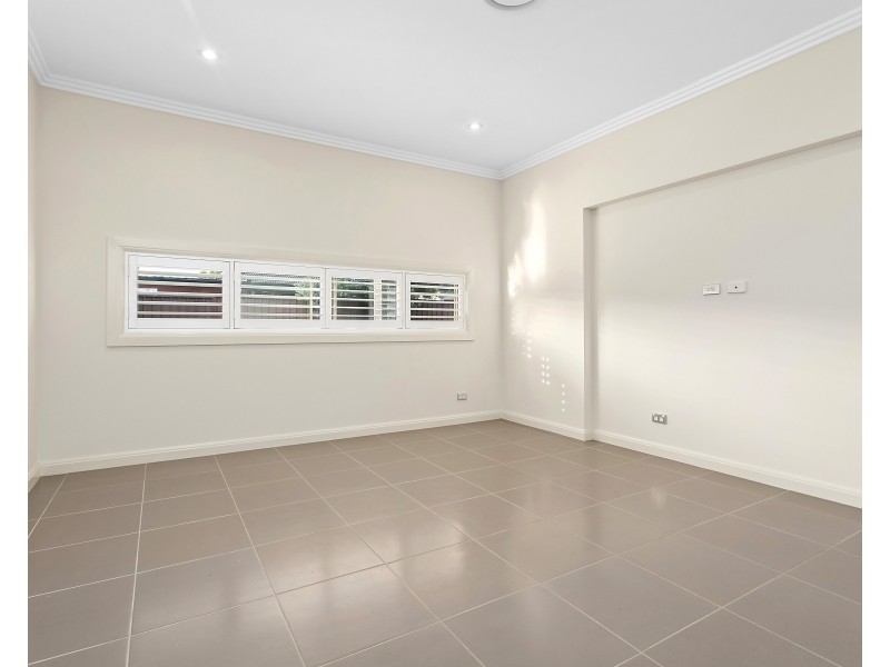 17 Lone Pine Ave, Milperra NSW 2214