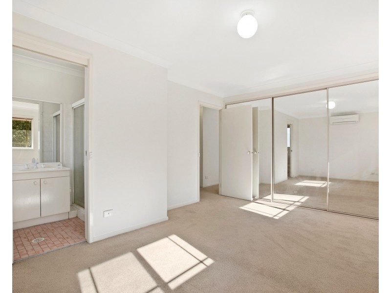 25 Fern Circuit East, Menai NSW 2234