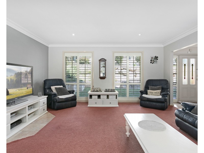 6 James Close, Menai NSW 2234