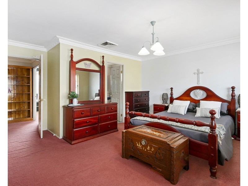 6 James Close, Menai NSW 2234