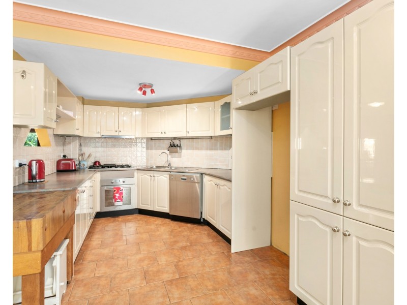 11 Havannah Place, Illawong NSW 2234