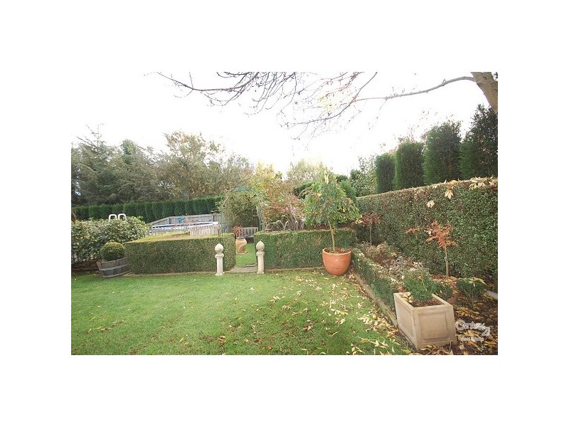 37 Nerang Street, Burradoo NSW 2576