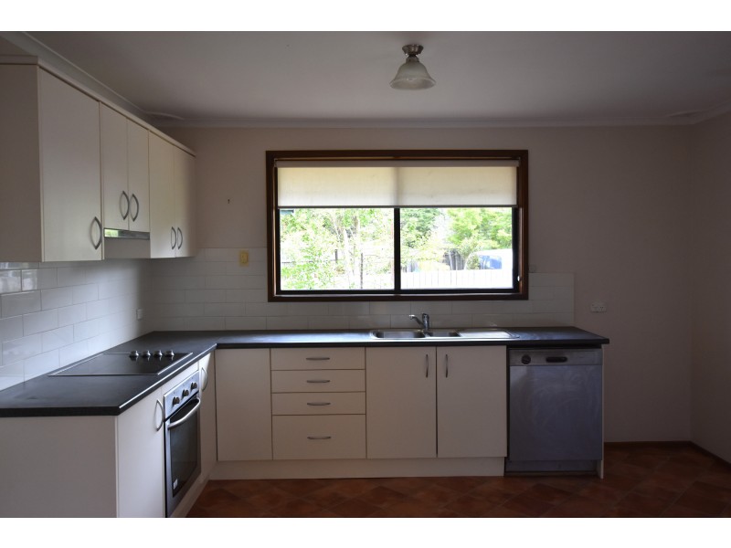 86 Railway Avenue, Colo Vale NSW 2575