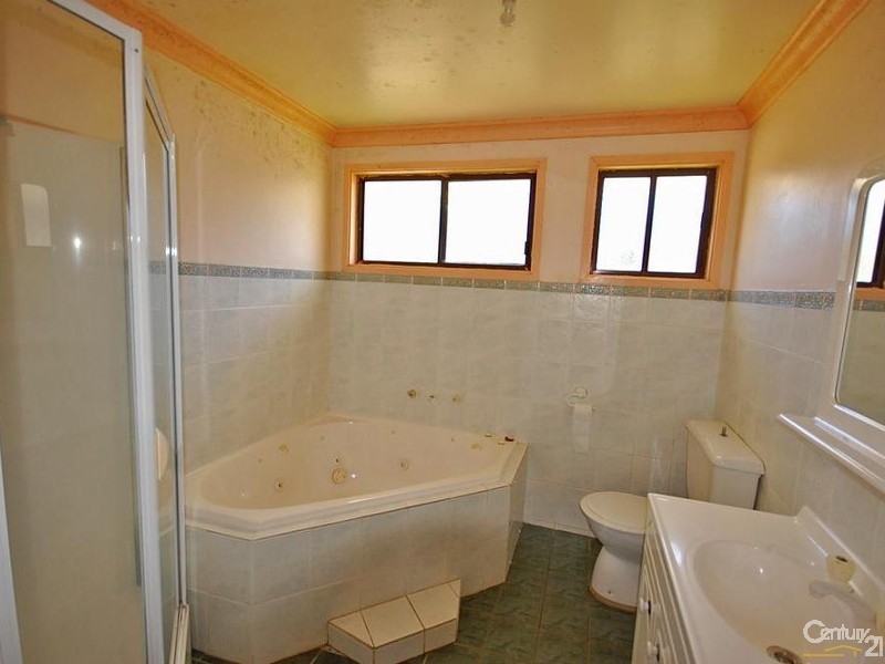 61 Cumberteen Street, Hill Top NSW 2575