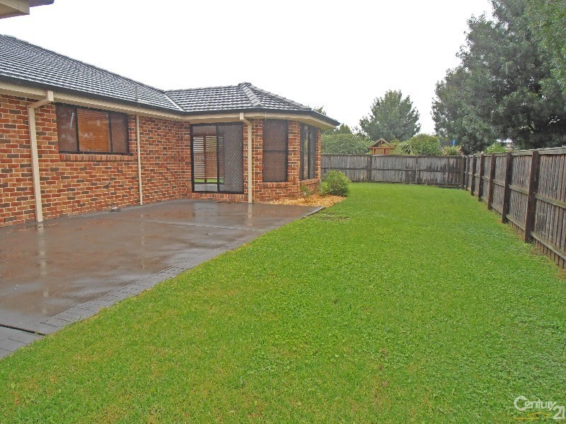 2 Bren Place, East Bowral NSW 2576