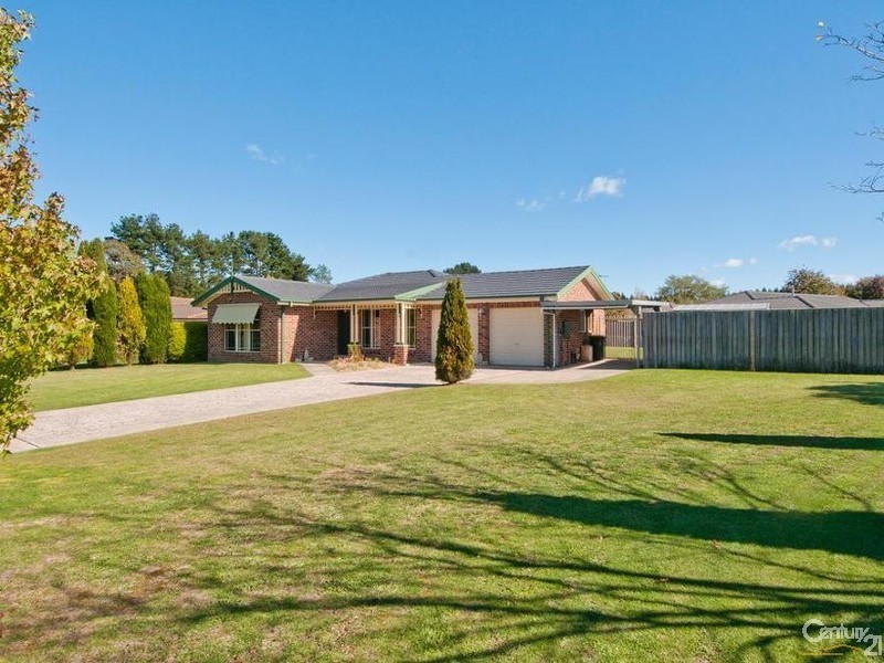 2 Rain Tree Way, Bowral NSW 2576