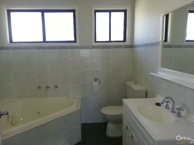 61 Cumberteen Street, Hill Top NSW 2575