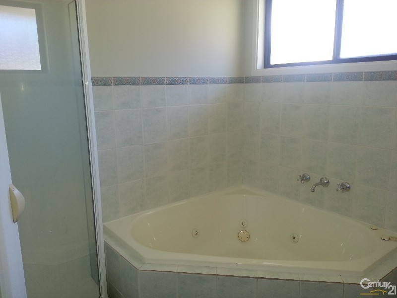 61 Cumberteen Street, Hill Top NSW 2575
