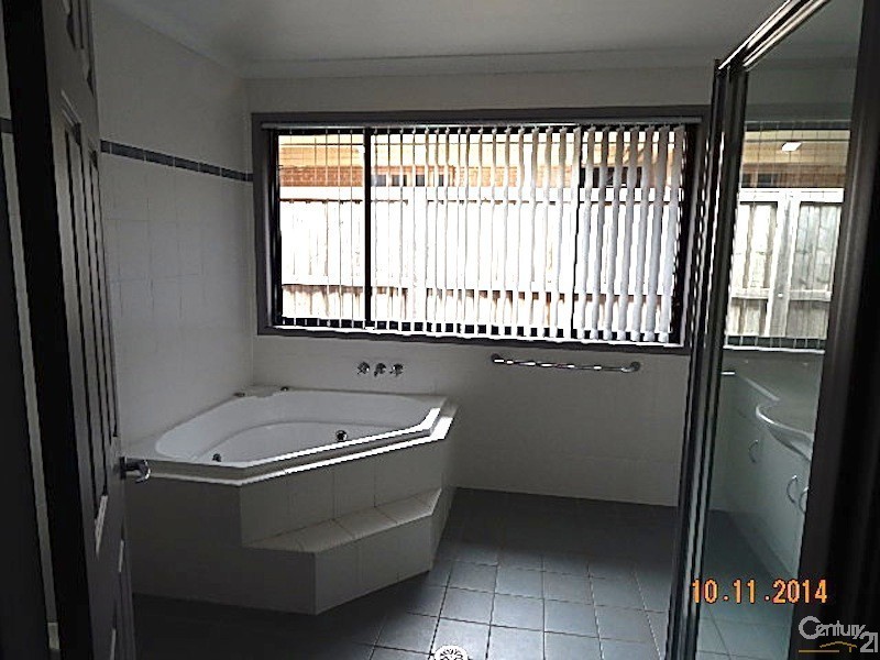 20 Ella Street, Hill Top NSW 2575