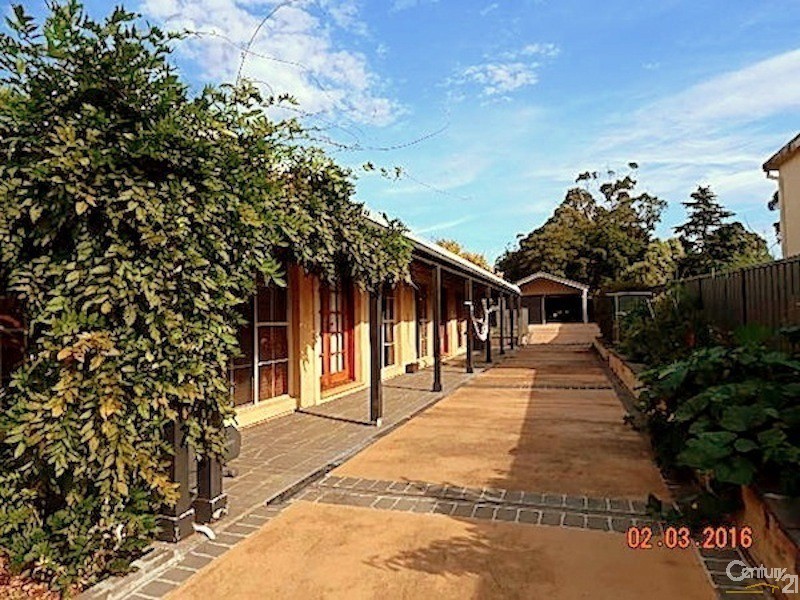 13  Boronia Avenue, Hill Top NSW 2575