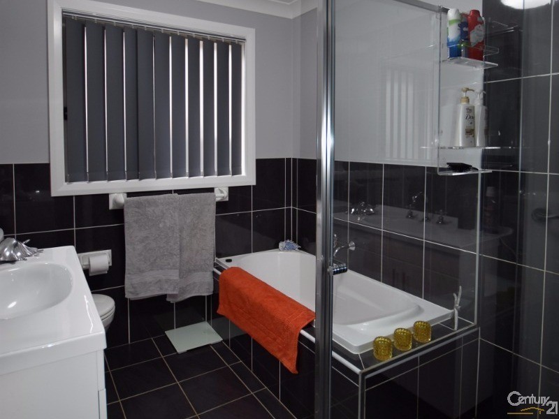 3 Waratah Street, Hill Top NSW 2575