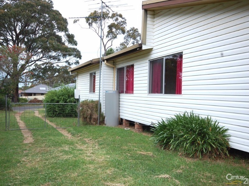 28 Laura Street, Hill Top NSW 2575