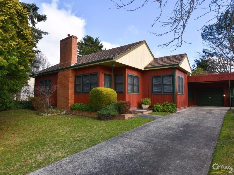 15 Gordon Road, Bowral NSW 2576