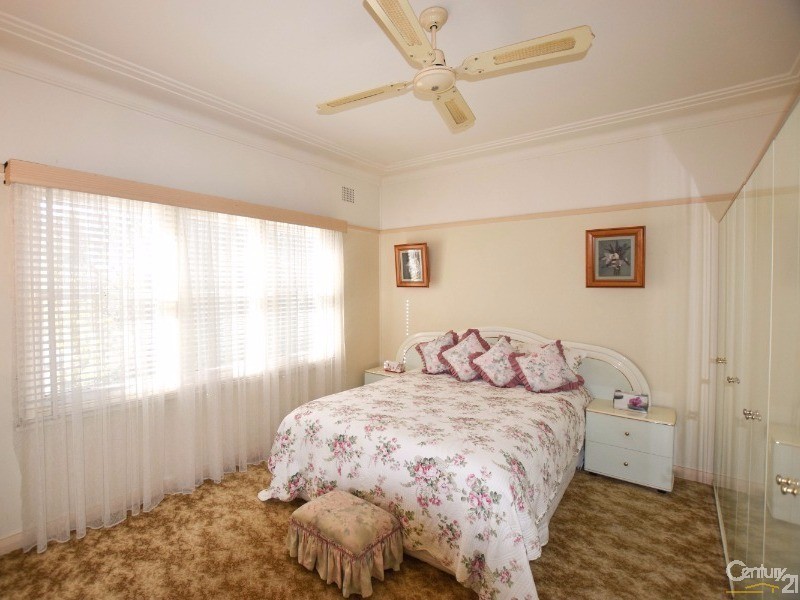 15 Gordon Road, Bowral NSW 2576