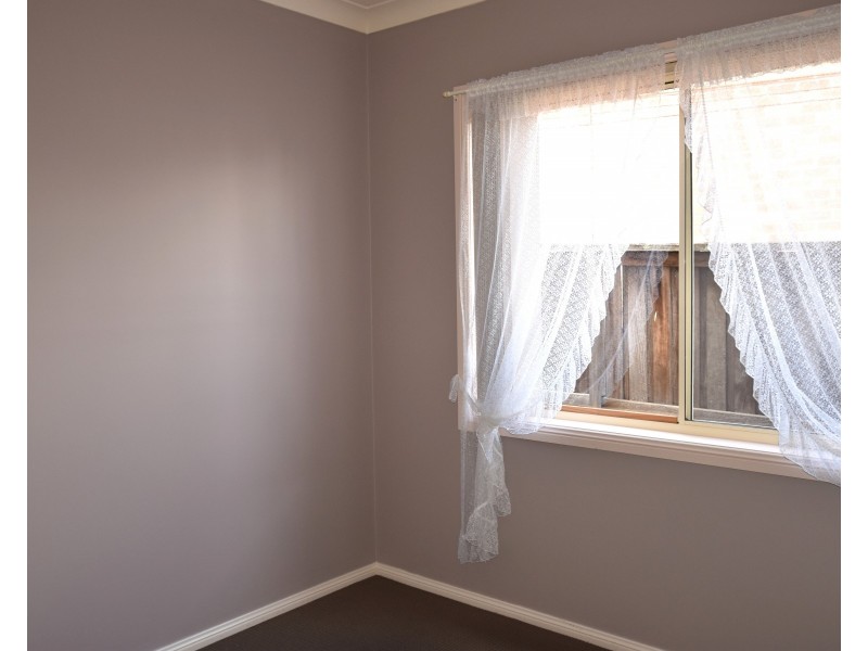 8 Oxley Grove, Tahmoor NSW 2573