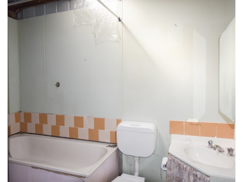 5 Ashley Place, Hill Top NSW 2575