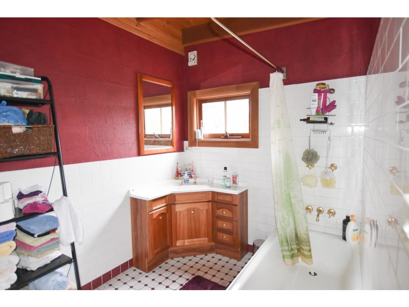 541 Tugalong Road, Canyonleigh NSW 2577