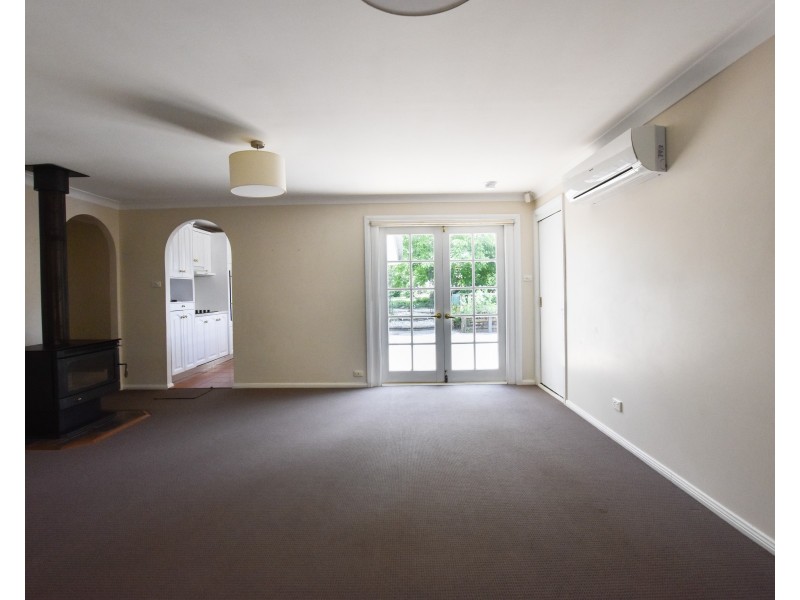 54 Old Hume Highway, Yerrinbool NSW 2575