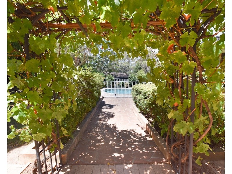 6 Telopea Street, Colo Vale NSW 2575