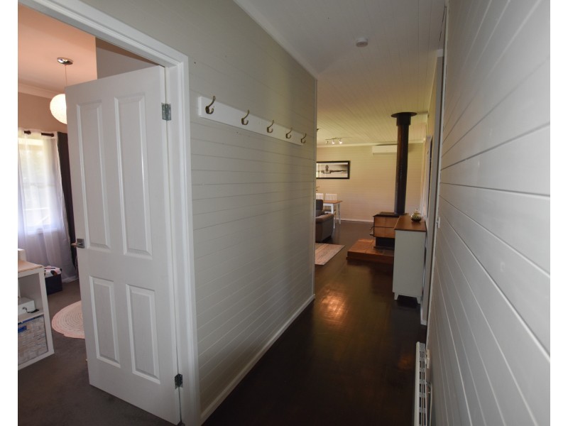 4 Government Road, Yerrinbool NSW 2575