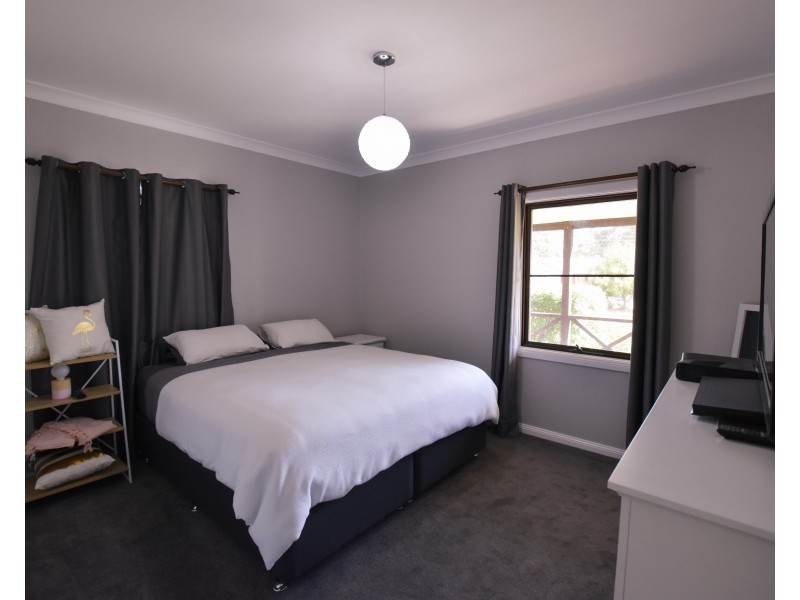 4 Government Road, Yerrinbool NSW 2575