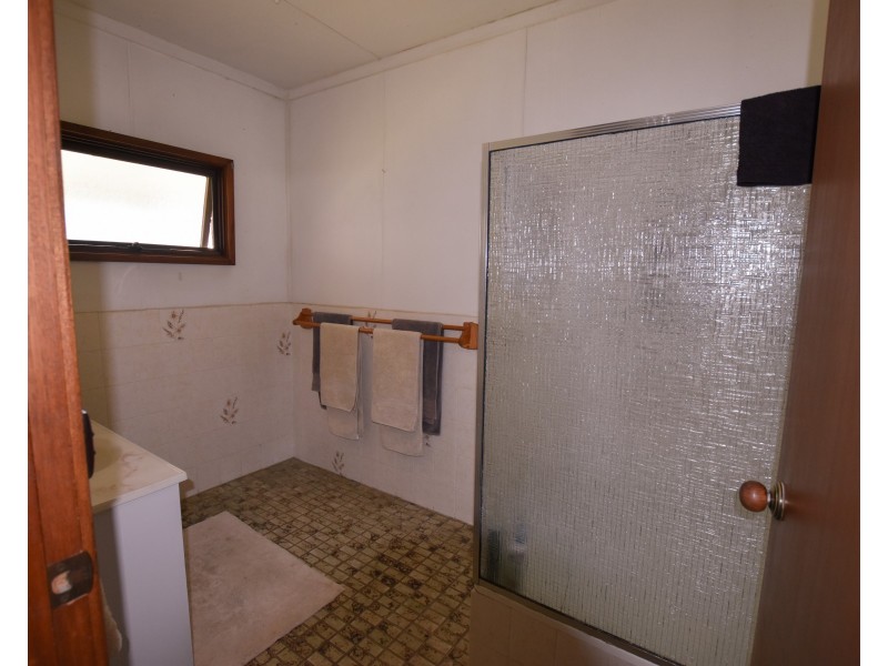 4 Government Road, Yerrinbool NSW 2575