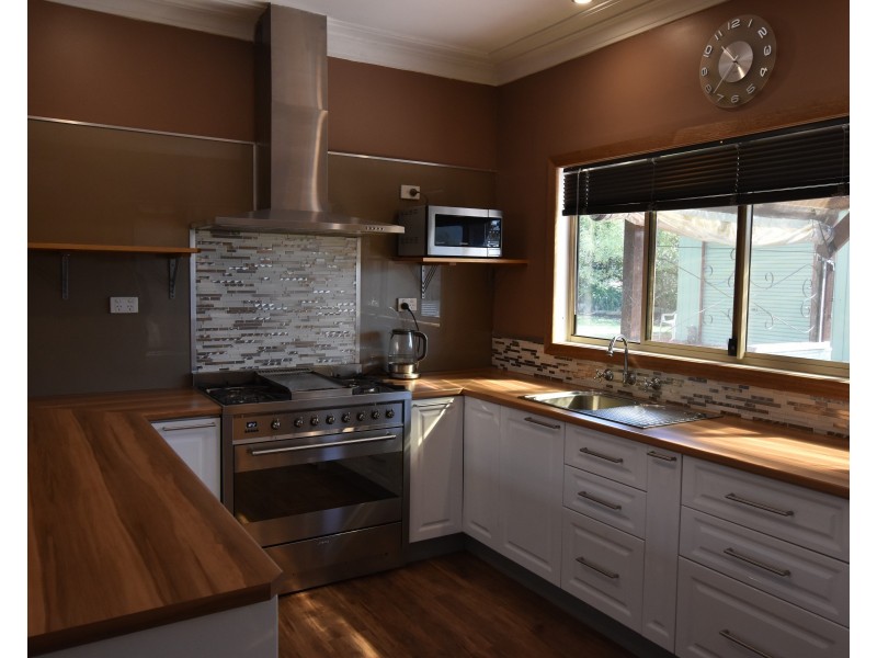 3 Currockbilly Street, Welby NSW 2575