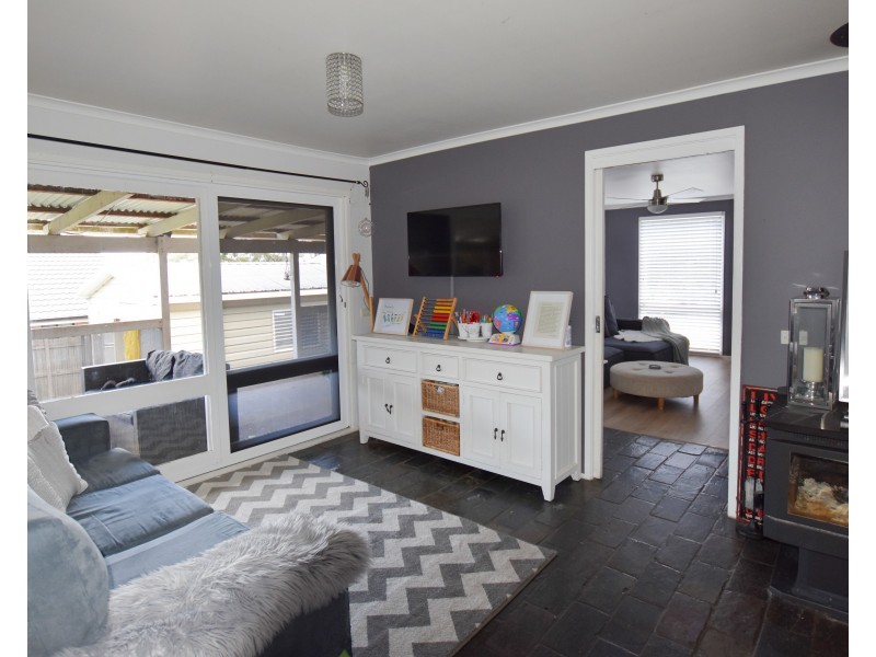 10 Charles Street, Hill Top NSW 2575