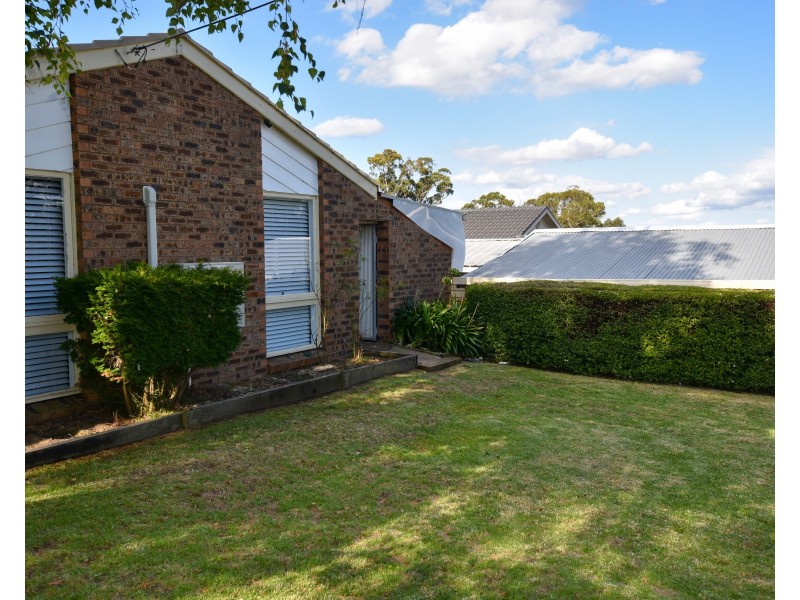 10 Charles Street, Hill Top NSW 2575