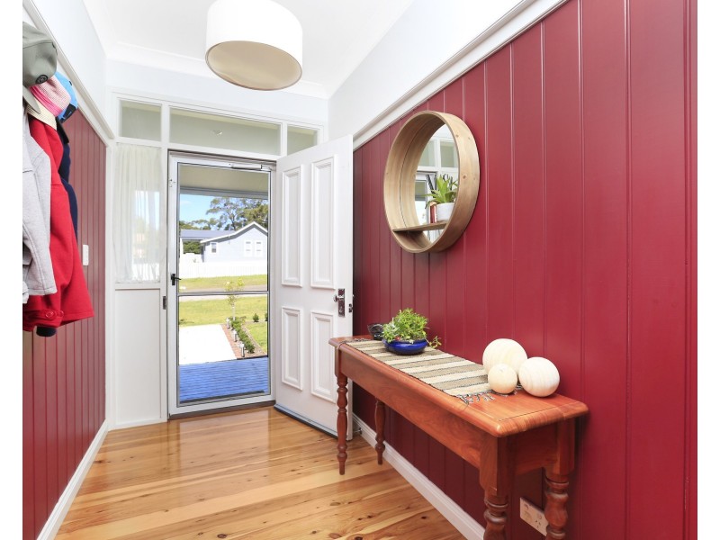 16  Raglan Street, Hill Top NSW 2575