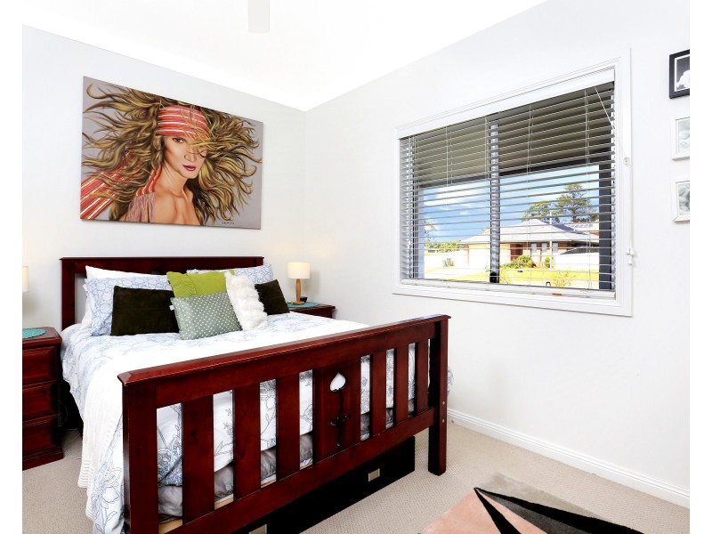 16  Raglan Street, Hill Top NSW 2575