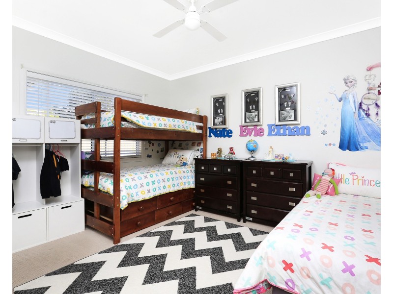 16  Raglan Street, Hill Top NSW 2575