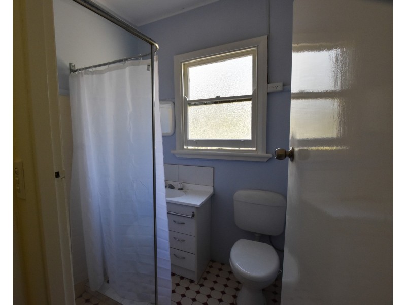 42 Railway Ave, Colo Vale NSW 2575