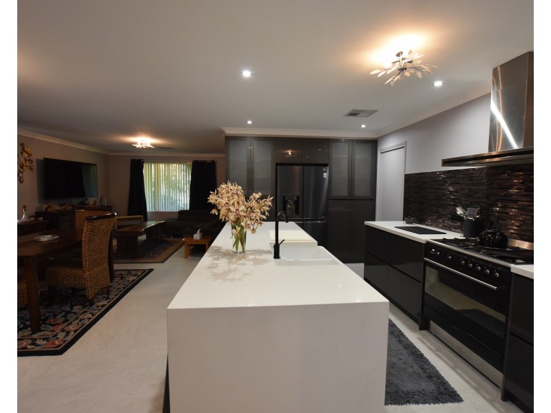 15  King Street, Hill Top NSW 2575
