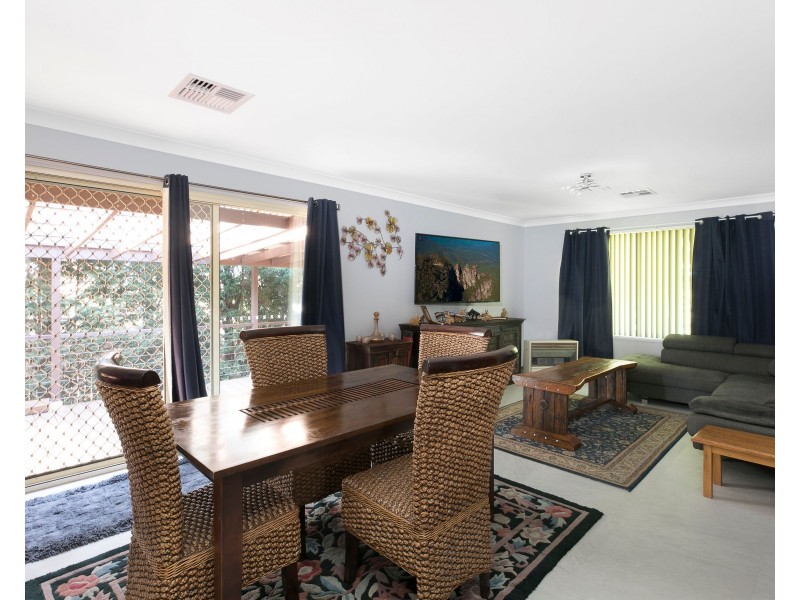 15  King Street, Hill Top NSW 2575