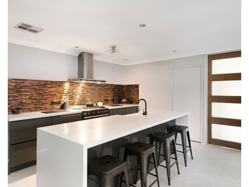15  King Street, Hill Top NSW 2575