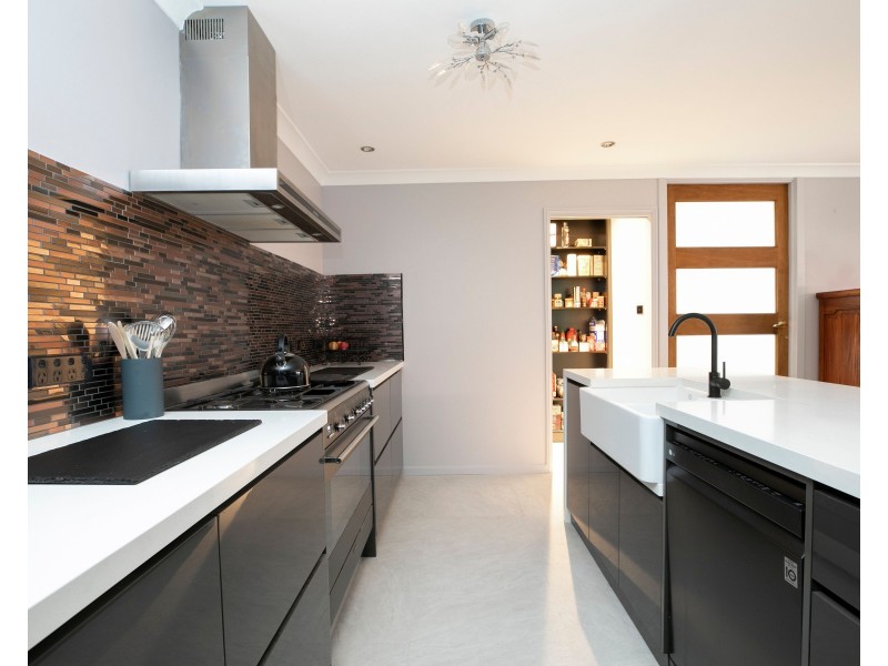 15  King Street, Hill Top NSW 2575