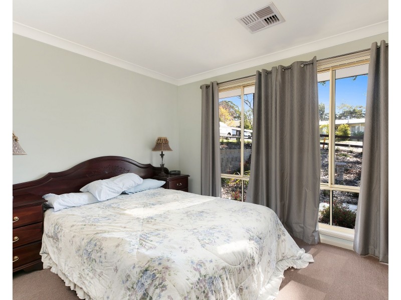 15  King Street, Hill Top NSW 2575