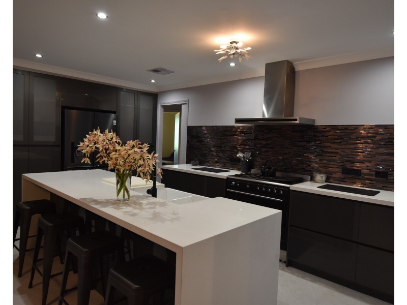 15  King Street, Hill Top NSW 2575