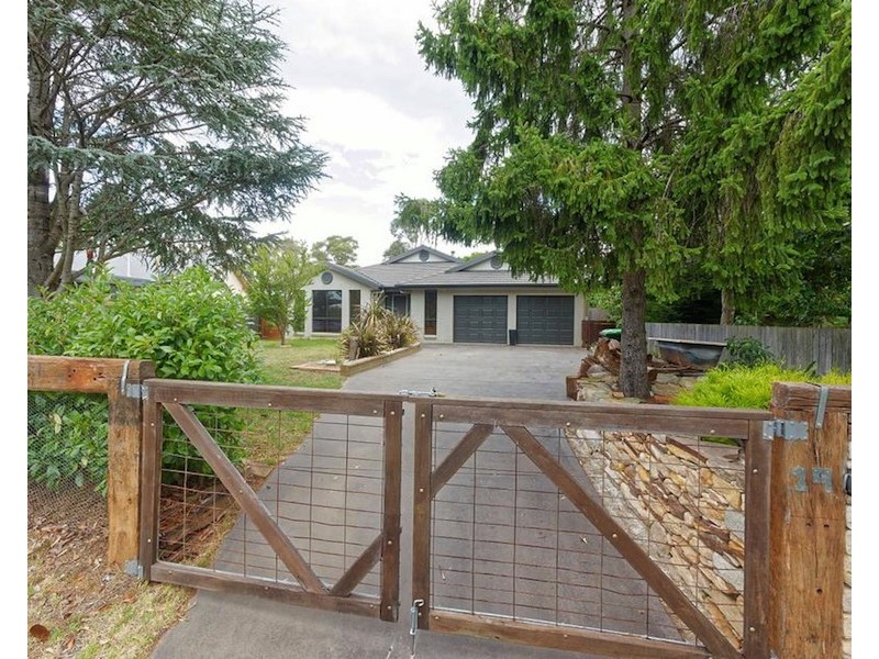 19 Station Street, Aylmerton NSW 2575